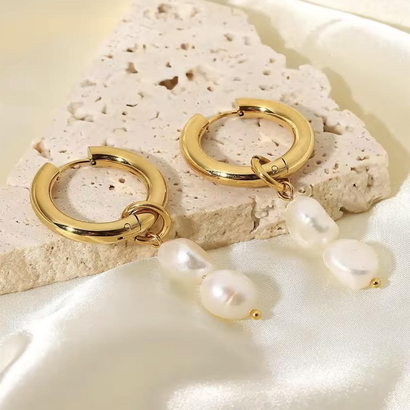the seraphine pearl hoops